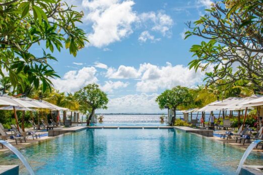 Crimson Resort and Spa – Mactan Island 5 Star Luxury
