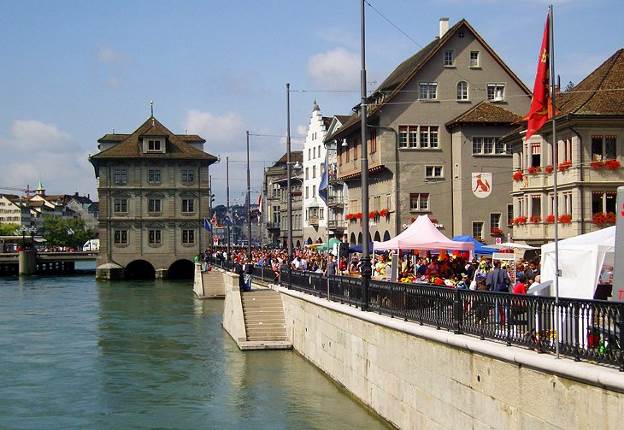 Limmatquai and Rathaus (شهربازی) زوریخ